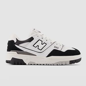 New Balance 550 in Black size 6Y / 7.5 W